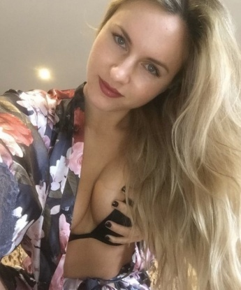 Анкета проститутки Маринка - город Аша, 28 лет, №10754